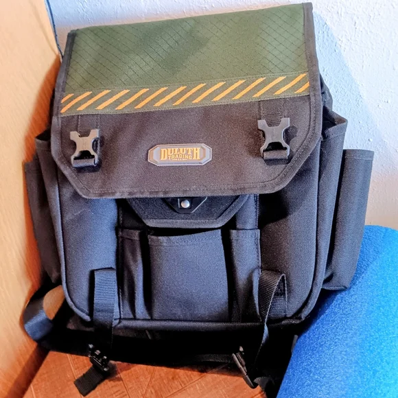 Duluth Trading Company Bag Cab Commander 2 Messenger - Picture 7 of 10